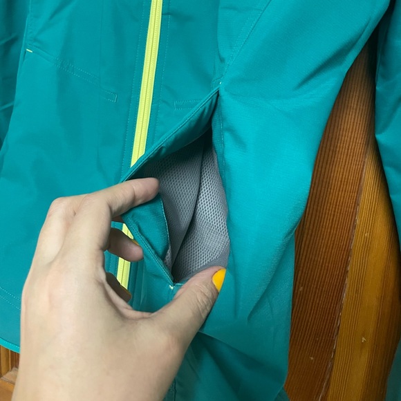 *SOLD* Patagonia All Free Jacket - Picture 6 of 7